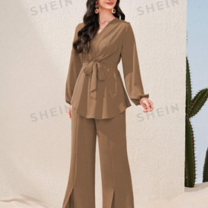 Chemisier à ceinture à manches lanternes et pantalon à ourlet fendu