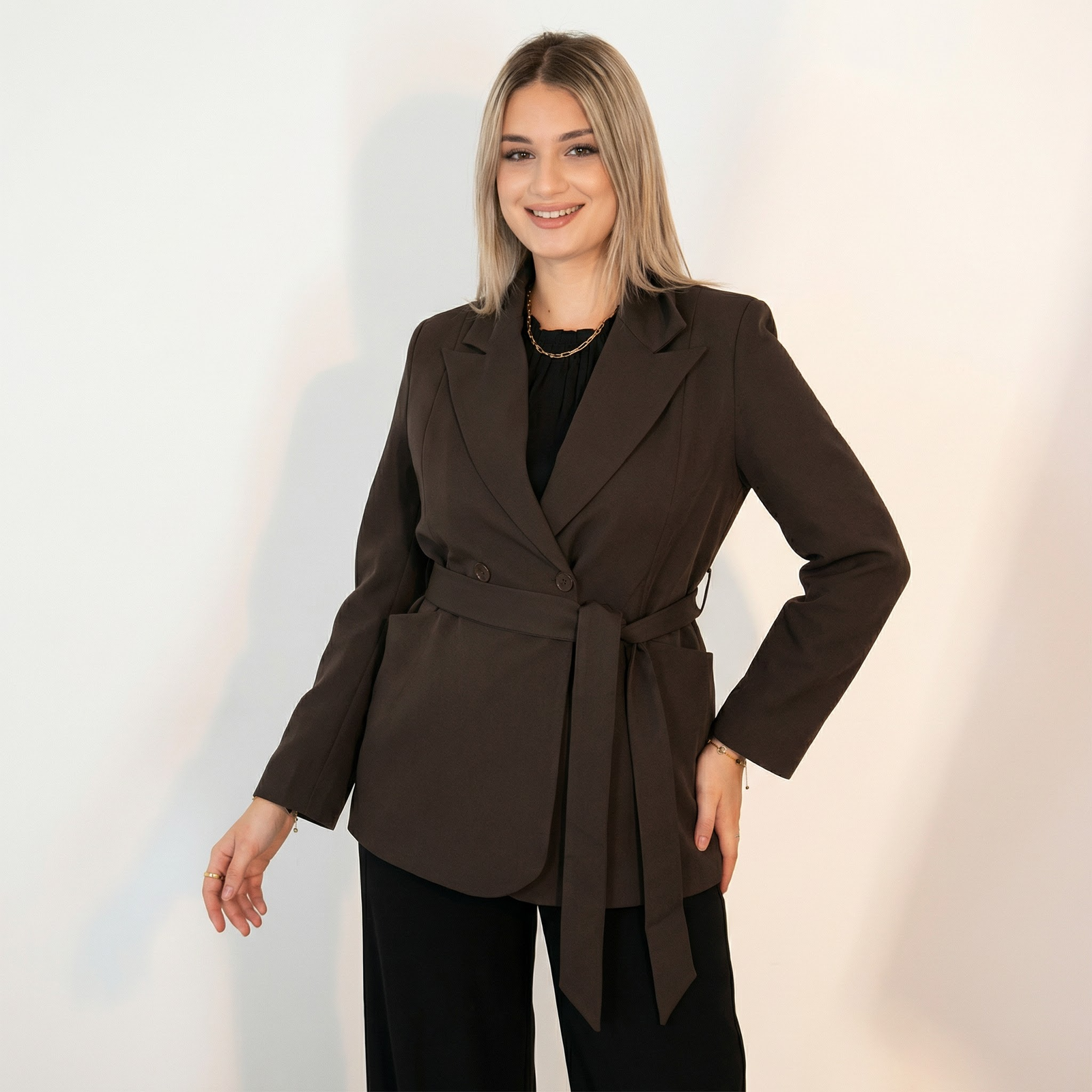 Blazer Doublé à Ceinture - Élégance et Chaleur pour l'Hiver